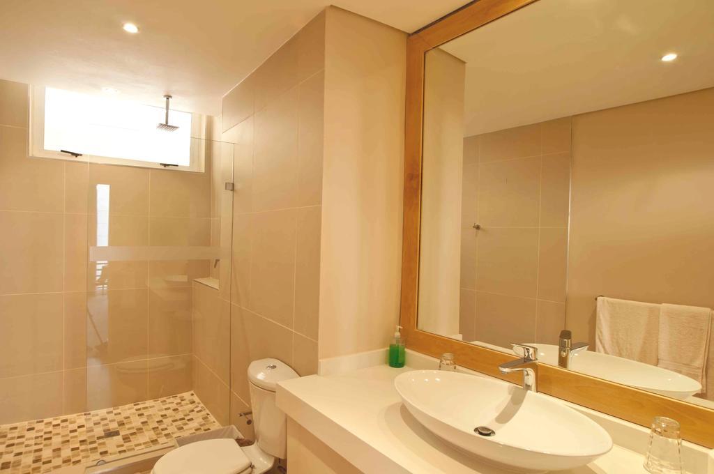 304 Lighthouse Mall Umhlanga Room photo
